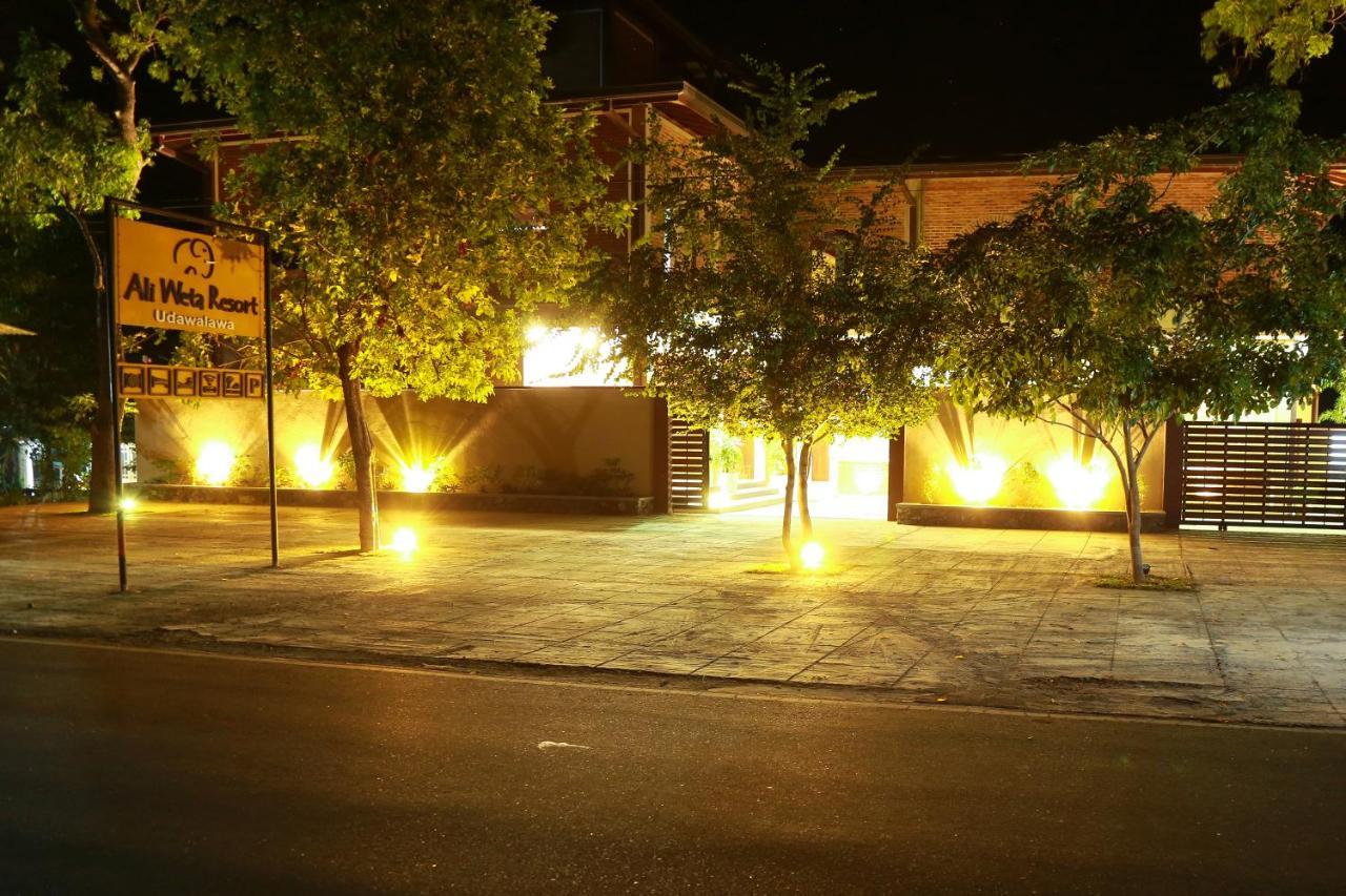 Ali Weta Safari Resort Udawalawe Bagian luar foto